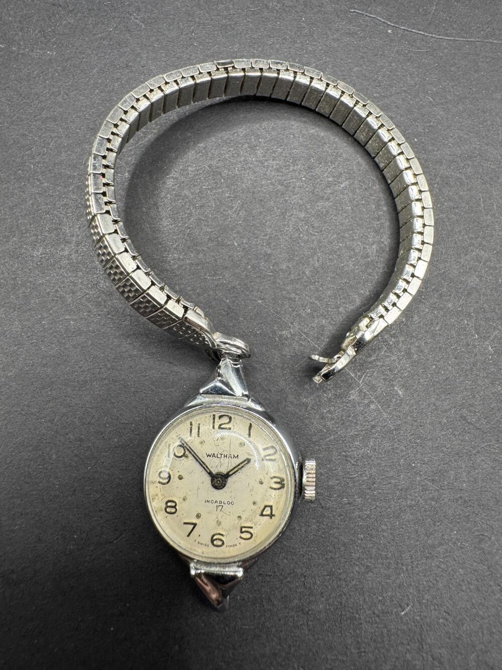 Vintage Waltham Incabloc 17 Jewels Silver Tone Stretch Bracelet Watch 16.4mm
